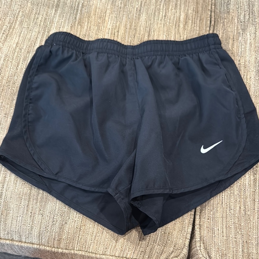 Nike girls m  Black Athletic Shorts